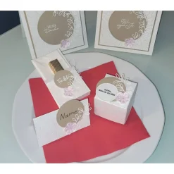 Hochzeits-Papeterie von der Einladung bis Gäste-Goodies