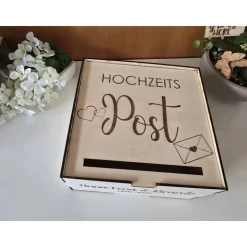 "Hochzeitspost" personalisierte Kartenbox aus Holz