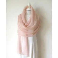 Hochzeitsstola in blush-rose mit Gold-Lurex, gestrickter Brautschal aus Mohair, zartes Tuch für Vermählung