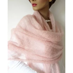 Hochzeitsstola in blush-rose mit Gold-Lurex, gestrickter Brautschal aus Mohair, zartes Tuch für Vermählung