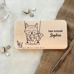 Holz Frühstücksbrettchen personalisiert - Holzbrett mit Gravur Fuchs auf Schaukel - Taufe Geschenk für