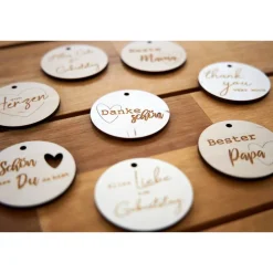 Holzanhänger mit Gravur – Geschenkidee aus Holz – Geschenkanhänger Weihnachten, Geburtstag, Hochzeit, Anhänger aus Holz