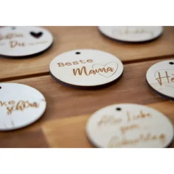 Holzanhänger mit Gravur – Geschenkidee aus Holz – Geschenkanhänger Weihnachten, Geburtstag, Hochzeit, Anhänger aus Holz