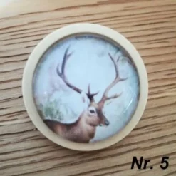 Holzbrosche mit Trachtenmotiv "Hirsch", 6 Motive zur Wahl