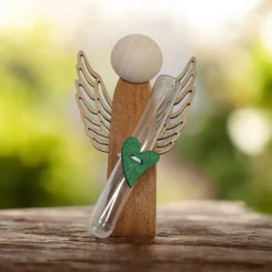 Holzengel mit Reagenzglas als Gutscheinhalter oder Glücksbringer – handgefertigt mit Nanoklebeband Schutzengel