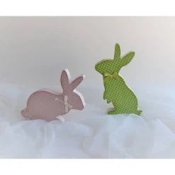 Holzhase sitzend rosa mit weißen Punkten