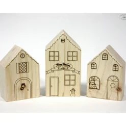 Holzhäuschen, weihnachtlich graviert, 3er-Set / Weihnachtsdorf