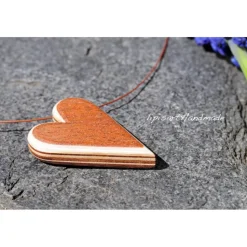 Holzkette – Herz auf Draht Furnierschichtholz Mahagoni Ahorn II