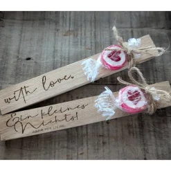 Holzklötzchen graviert mit Bonbon – Süße Geschenkidee aus Holz