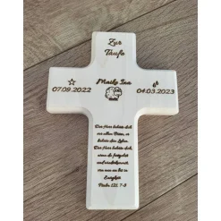 Holzkreuz aus Ahorn Taufkreuz, Kommunion, Konfirmation mit individueller Gravur, personalisierbar, Taufspruch, Schaaf