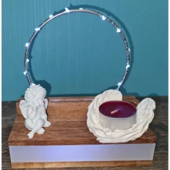 Holzpodest mit Klötzchen aus satinierten Acryl und Lichterkette - personalisierbar individuell