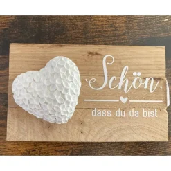 Holzschild mit Herz „Schön, dass du da bist“ – Gastgeschenk zur Hochzeit & Tischdeko
