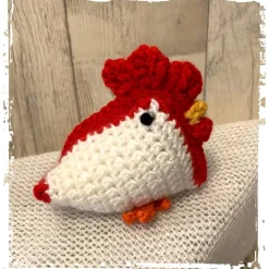 Huhn/Henne in liebevoller Handarbeit hergestellt mit vielen Details - ca. 12 cm hoch - gehäkelt!