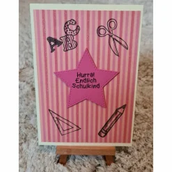 Hurra Endlich Schulkind - Gratulationskarte , ABC , Schere , Dreieck , Stift