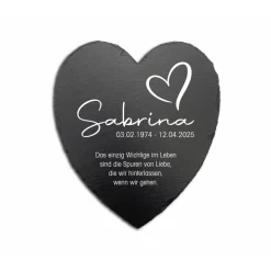 Individuell gravierte Schiefertafel in Herzform – wetterfester Gedenkstein & Grabstein handgemacht