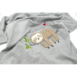 Individuelle Babydecke Faultier mit gestickem Wunschnamen - Kindergarten - Wunschdecke - Schmusedecke mit Namen