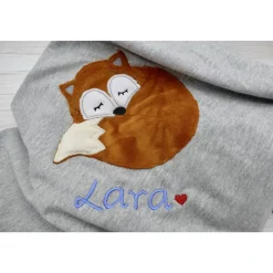 Individuelle Babydecke Fuchs Fox mit gestickem Wunschnamen - Kindergarten - Wunschdecke - Schmusedecke mit Namen