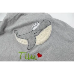 Individuelle Babydecke Wal ahoi mit gestickem Wunschnamen - Kindergarten - Wunschdecke - Schmusedecke m
