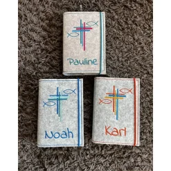 Individuelle Gotteslobhülle aus Filz – personalisiert hochwertig bestickt – wähle dein Design