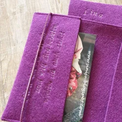 Individuelle Gotteslobhuelle  aus Wollfilz, personalisiert bestickt