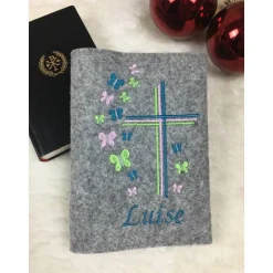 Individuelle Gotteslobhuelle  aus Wollfilz, personalisiert bestickt