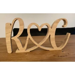Individuelle Initialien aus massivem Eichenholz zur Hochzeit, Deko oder als Geschenkidee
