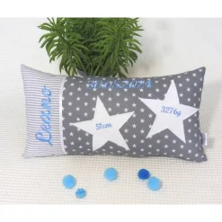 Individuelles Geburtskissen mit Namen, Geburtsdaten & Sternen – Geschenk zur Geburt & Taufe