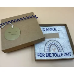 Jahresabschluss Geschenk Kita  Kindergarten  Schule  Kurs  Ferienlager Schriftfarbe Blau