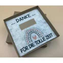 Jahresabschluss Geschenk Kita  Kindergarten  Schule  Kurs  Ferienlager Schriftfarbe Dunkelgrün