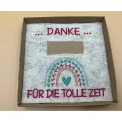 Jahresabschluss Geschenk Kita  Kindergarten  Schule  Kurs  Ferienlager Schriftfarbe Pink