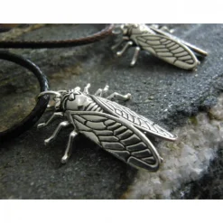 Kakerlake , Schabe, versilbert  Halskette Kunstlederband