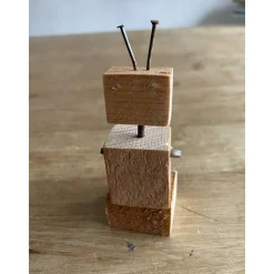 Kantensitzer mit Herz, Holzfigur Roboter, kleines Geschenk,