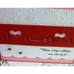 Karte zum Valentinstag mit Herzschlagkurve