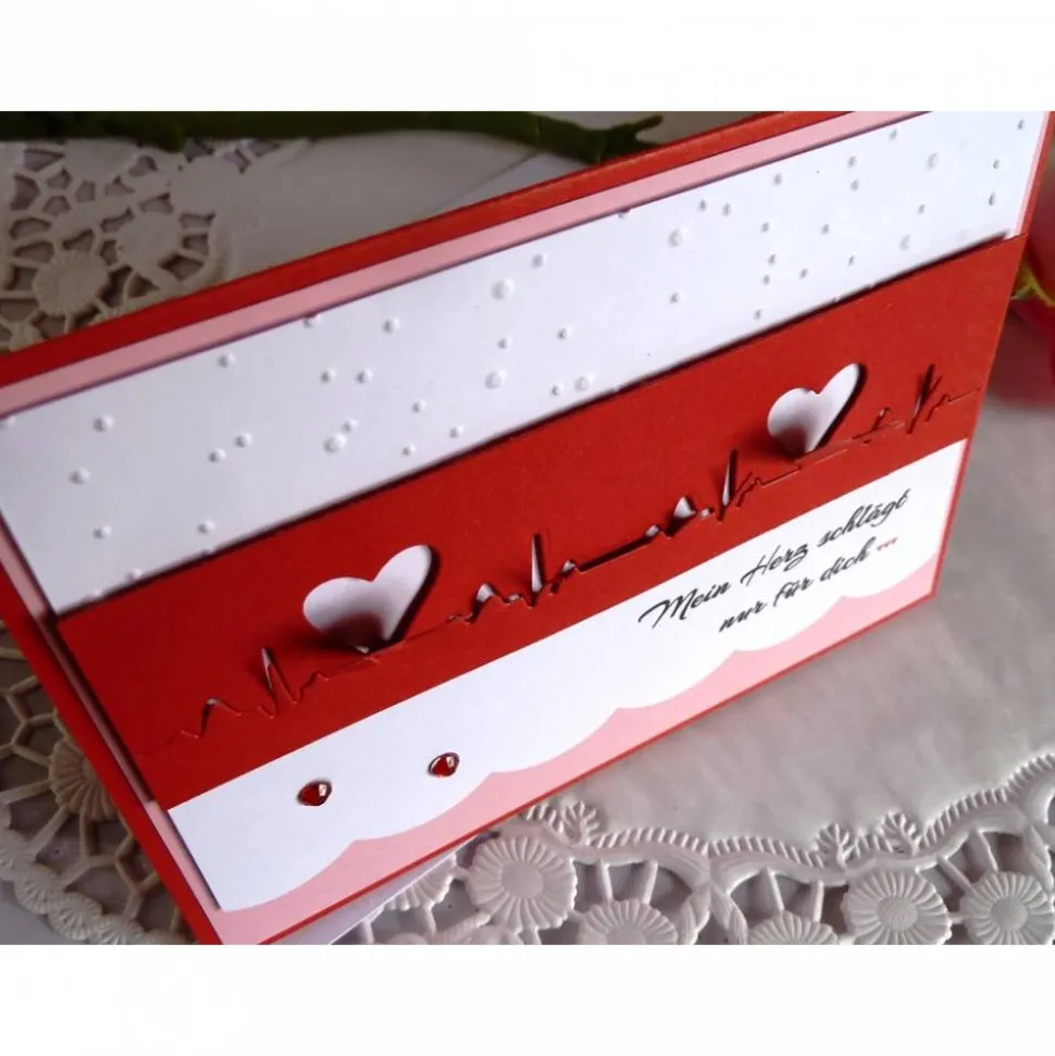 Karte zum Valentinstag mit Herzschlagkurve
