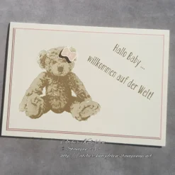 Karte zur Geburt: Teddy (rosa) ~ Hallo Baby ... willkommen auf der Welt! ~ 14,85 x 10,5 cm