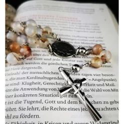 Katholischer Rosenkranz aus Achatperlen & Edelstahl – Modernes Design, Spirituelle Eleganz