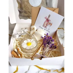 Kerzen Geschenkset Geburtstag Geschenkbox mit Kerzen zum Geburtstag – Margeritenkerze, Schwanenkerze & Kerzenzubehör