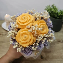 Kerzenblumenstrauß Lavendel & Orange | Rapswachs Rose Kerze | Lila Gelbe Deko Flowerbox | Veganes Geschenk