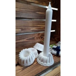 Kerzenhalter in Form eines Gugelhupfes