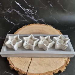 Kerzenteller Advent Kerzenständer in Sternform mit vier Stabkerzen mit Tannenzweigen