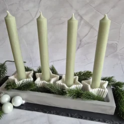 Kerzenteller Advent Kerzenständer in Sternform mit vier Stabkerzen mit Tannenzweigen
