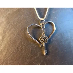 Ketten-Anhänger ''Herz mit Schlüssel''