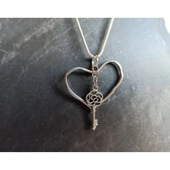Ketten-Anhänger ''Herz mit Schlüssel''