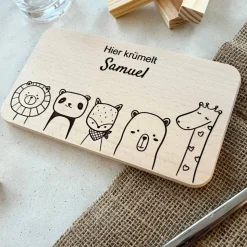 Kinder Frühstücksbrettchen aus Holz - Holzbrett mit Gravur "5 Tier Freunde" - personalisierte Geschenk zur Geburt
