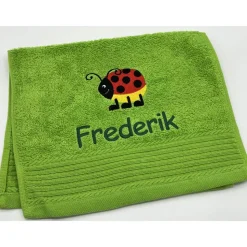 Kinderhandtuch ( 30 x 50 cm ) + Marienkäfer (#Nr.27) + Name / Gästehandtuch