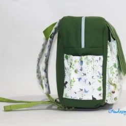 Kinder-Rucksack „Rudi“ Junge auf Blume – Praktischer Kita-Rucksack mit Elfen-Motiv