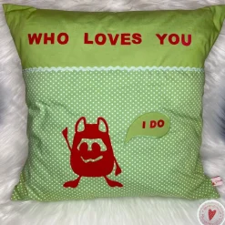 Kissenhülle / "Who loves you" / 40x40cm / grün