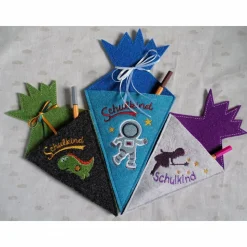 Kleine bestickte Schultüte aus Wollfilz *individuell nach Wunsch angefertigt