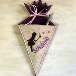 Kleine bestickte Schultüte 