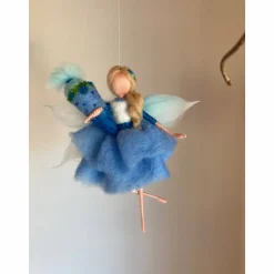 kleine blaue Schultütenfee, Filzfee, Waldorfinspirierte Filzelfe mit Schultüte, Filzfee aus Märchenwolle, Ooakdoll, Filz